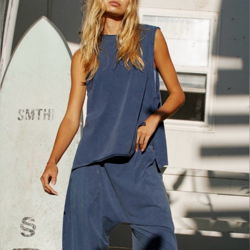 FREE PEOPLE MOVEMENT Navy Tank Top Size XS Sleeveless Active Loose Drape